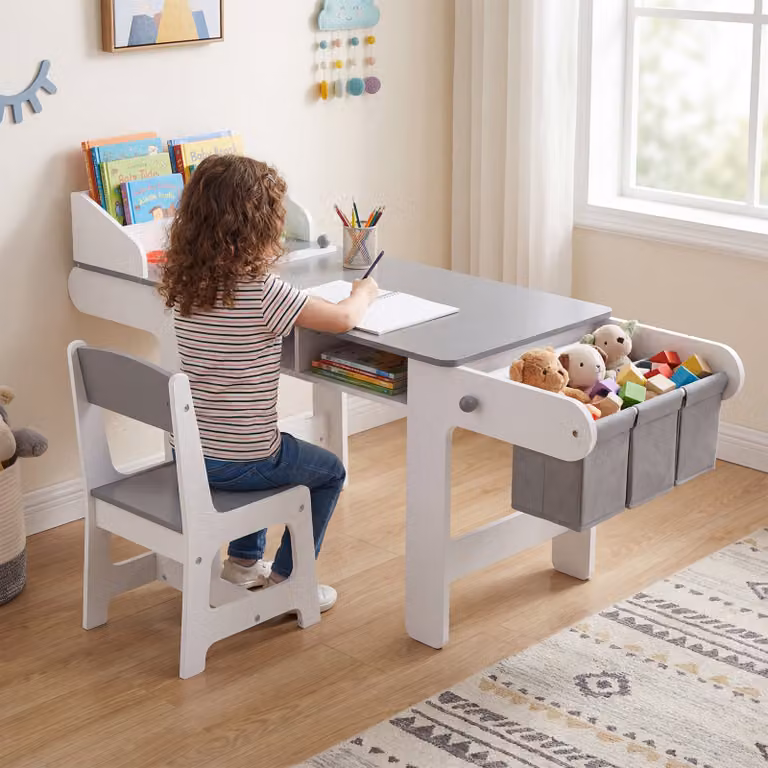 Set tavolo e sedie da disegno creativo Costway per bambini, colore bianco e grigio, con rotolo di carta e contenitori in tessuto