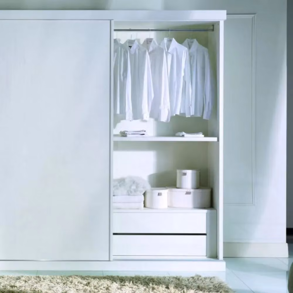 Armadio moderno con 2 porte scorrevoli in legno di frassino bianco Mobili 2G L/P/H: 287 x 67 x 258 cm