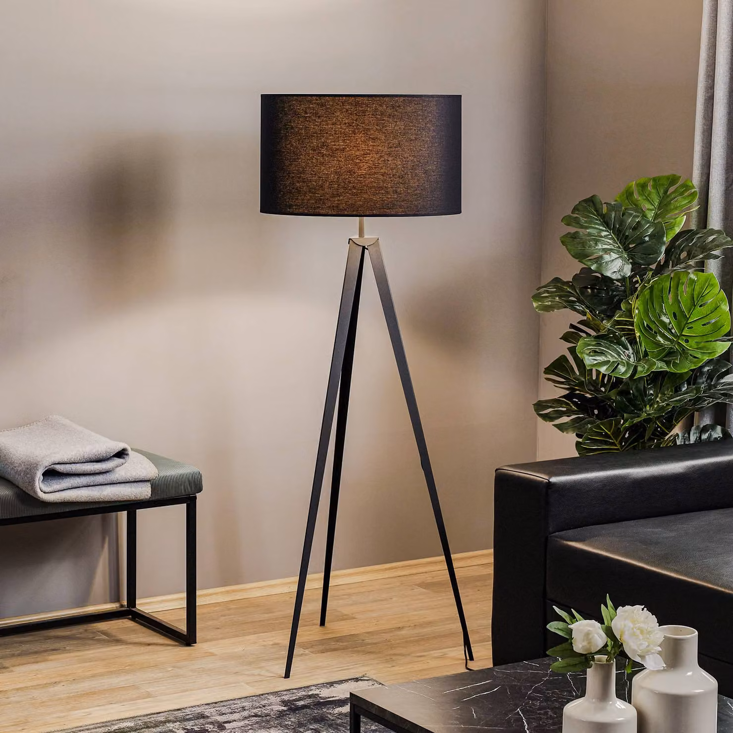 Lampada da terra Tago Domiluce, Nero, Soggiorno / Sala da pranzo, Metallo, Moderno, Lampada da terra