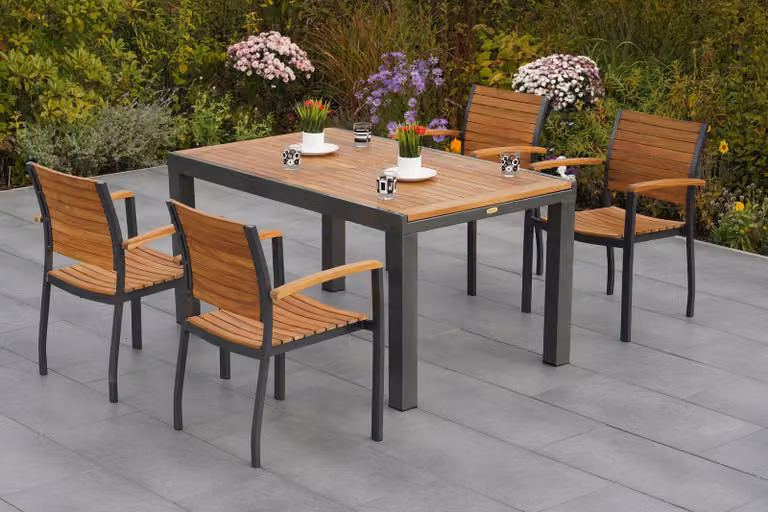 Set di mobili da giardino Merxx Santorin, 5 pezzi, 4 poltrone impilabili, tavolo allungabile 150 (200) x 90 cm – alluminio/acacia