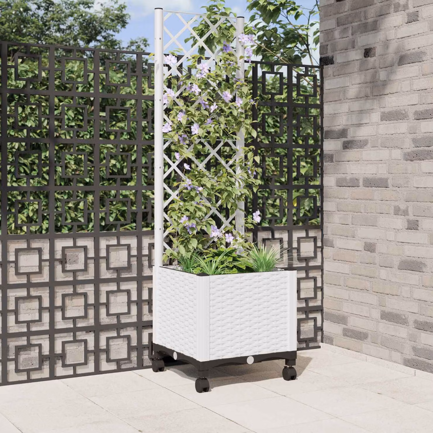 vidaXL Vaso da giardino con grigliato e ruote Bianco L/P/H: 40 x 40 x 146 cm