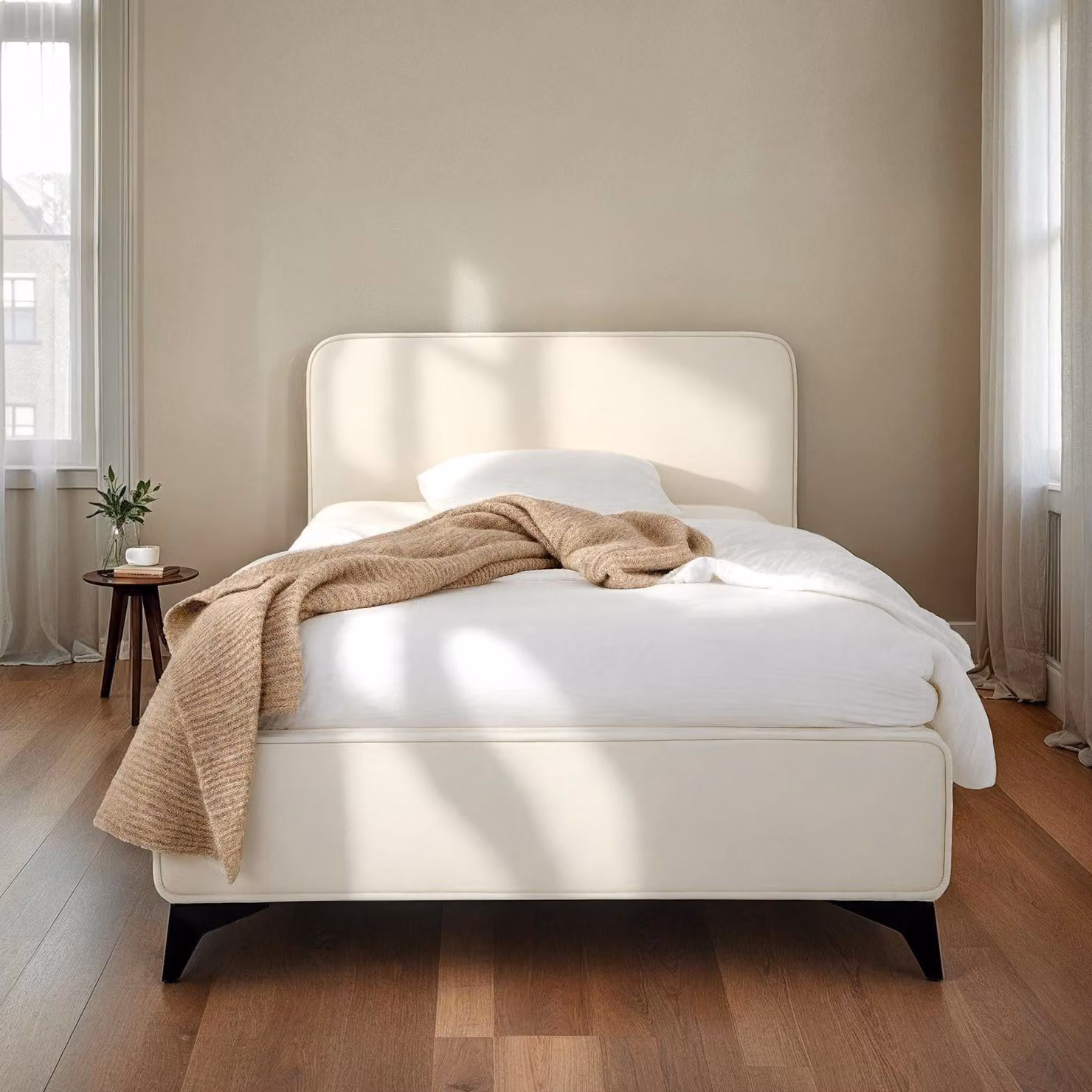 Letto imbottito LAVORO, modello a una piazza, 90x200 cm, color crema - Letto completo di rete e rivestito in tessuto vellutato, struttura con testiera imbottita, design moderno, robusta struttura in legno e gambe in metallo