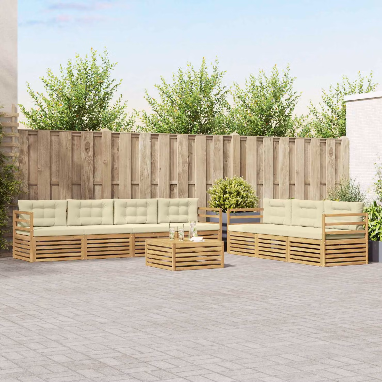 Set di divani da esterno vidaXL a forma di U composto da 8 pezzi con tavolino da caffè, in legno di acacia e tessuto bianco e beige