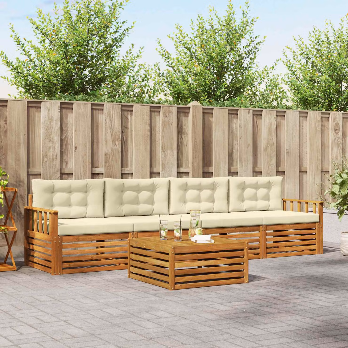 Set di divani da esterno vidaXL in legno di acacia con tavolino e cuscini, beige e bianco