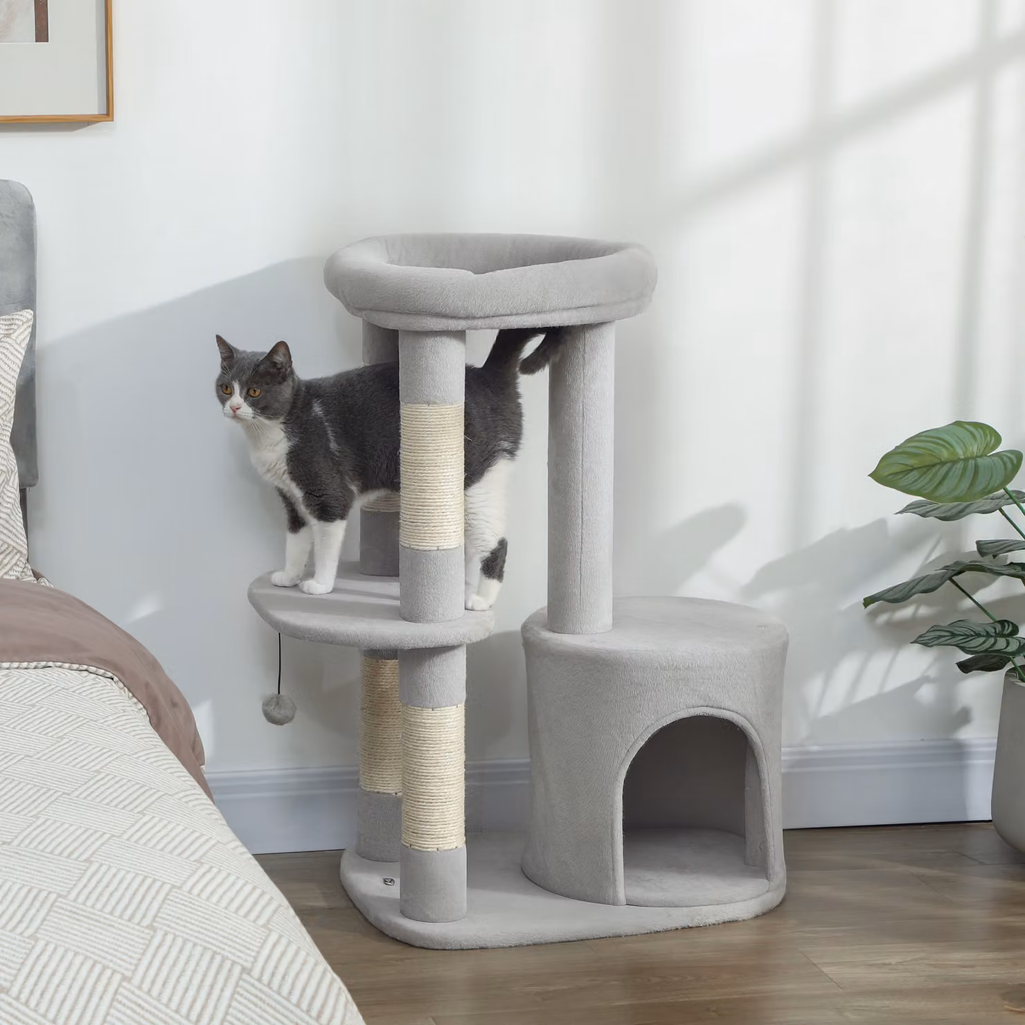 Torre giochi per gatti PawHut con tiragraffi, piattaforma, cuccia e pallina in tessuto peluche, H 90 x L 60 x P 45 cm, grigio chiaro – 2