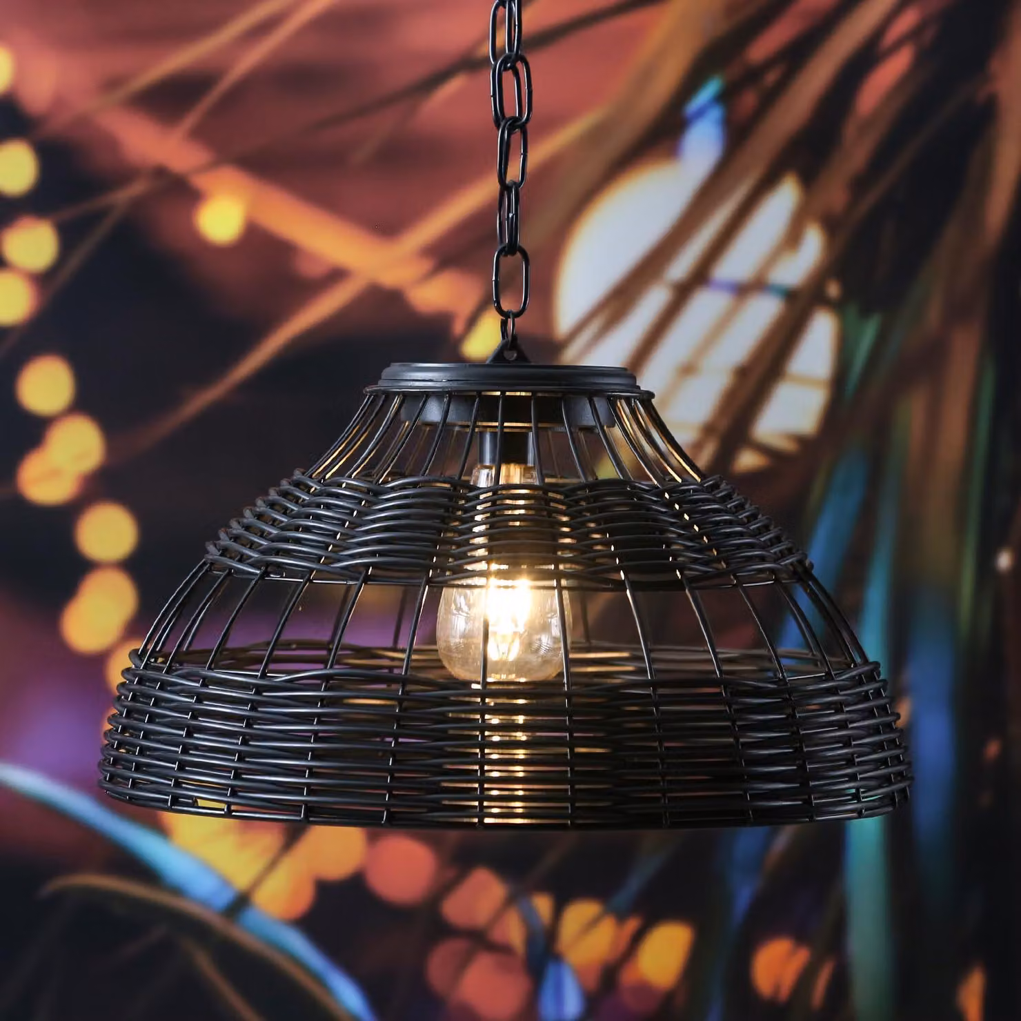 Lampada a sospensione solare a LED - Paralume con aspetto a cesto - LED bianco caldo - Diametro: 37 cm - Sensore di luce - Colore: nero