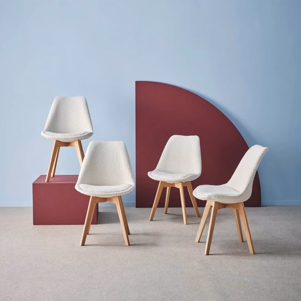 Set di 4 sedie scandinave Sweeek in legno di faggio e tessuto bouclé bianco – 2