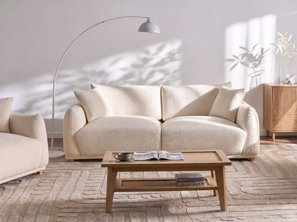 Divano moderno Beliani a 3 posti in tessuto bouclé bianco con cuscini decorativi e coperture rimovibili L: 214 cm, P: 81 cm, H: 80 cm – 2