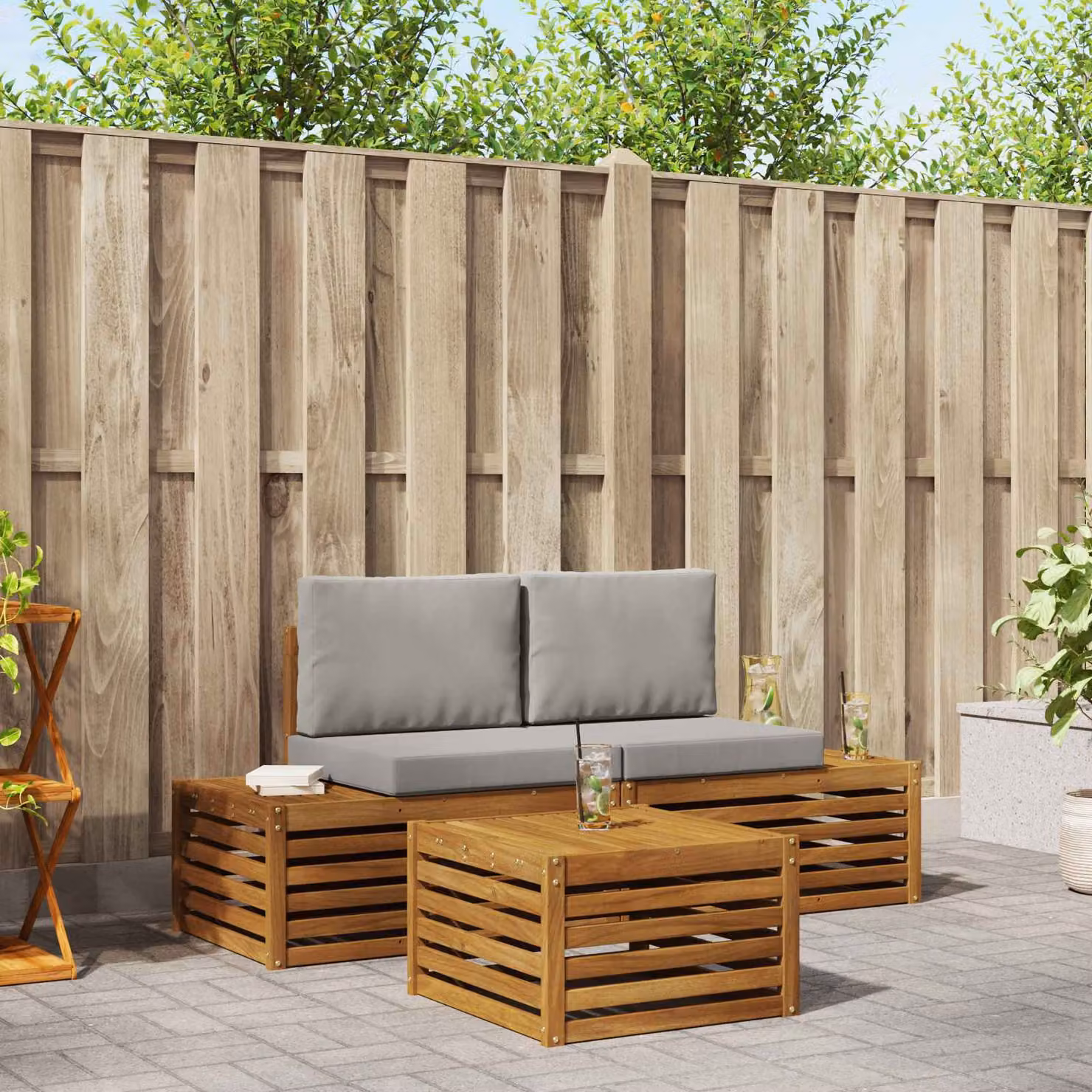 Set da giardino moderno vidaXL composto da divano a 2 posti e tavolino da esterno in legno di acacia con cuscini grigi e marroni