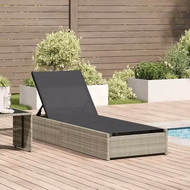 Lettino da sole moderno vidaXL in polyrattan beige con poggiatesta regolabile L: 200.5 cm, P: 70 cm, H: 75 cm