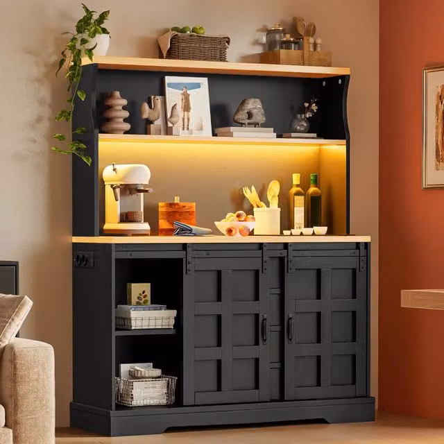 Credenza da cucina Mivray con vetrina, 2 ante scorrevoli, 4 cassetti, illuminazione LED integrata e prese USB, finitura nera opaca in MDF, L 120 cm x P 40 cm x H 150 cm