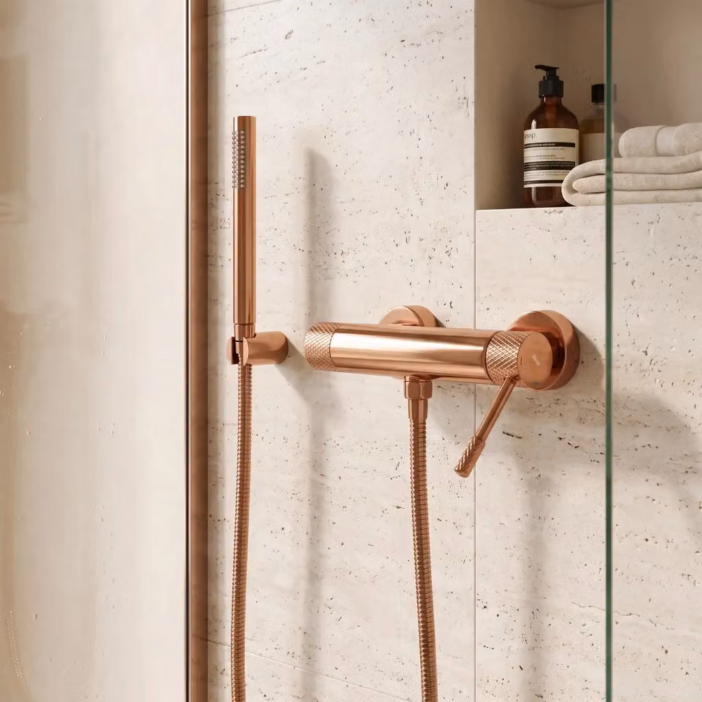 Rubinetto per vasca e doccia Rea Venti con miscelatore monocomando in ottone color oro e bronzo – 2