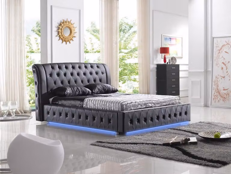 Modernes Hotel Design Bett XXL Betten Luxus Doppel Leder Chesterfield 160x200cm