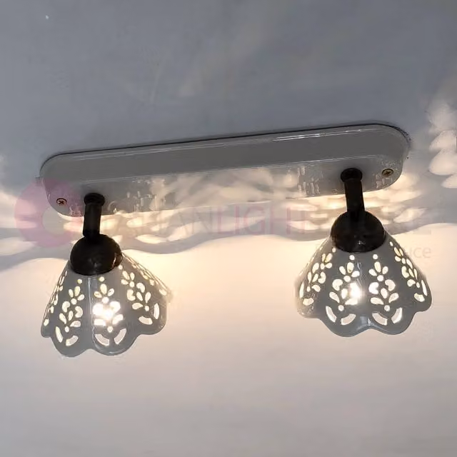 VOLTERRA Lampada da Soffitto o Parete con 2 Faretti Regolabili in Ceramica e Ottone Bianco e Oro di Ceramiche Borso