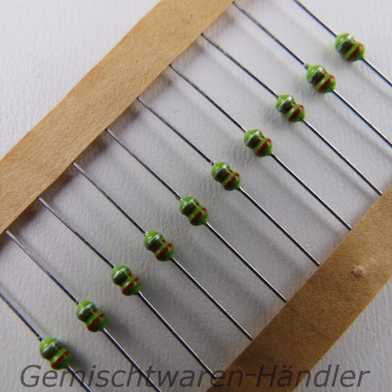 5 induttanze, selezione 680 uH, bobina di strozzatura