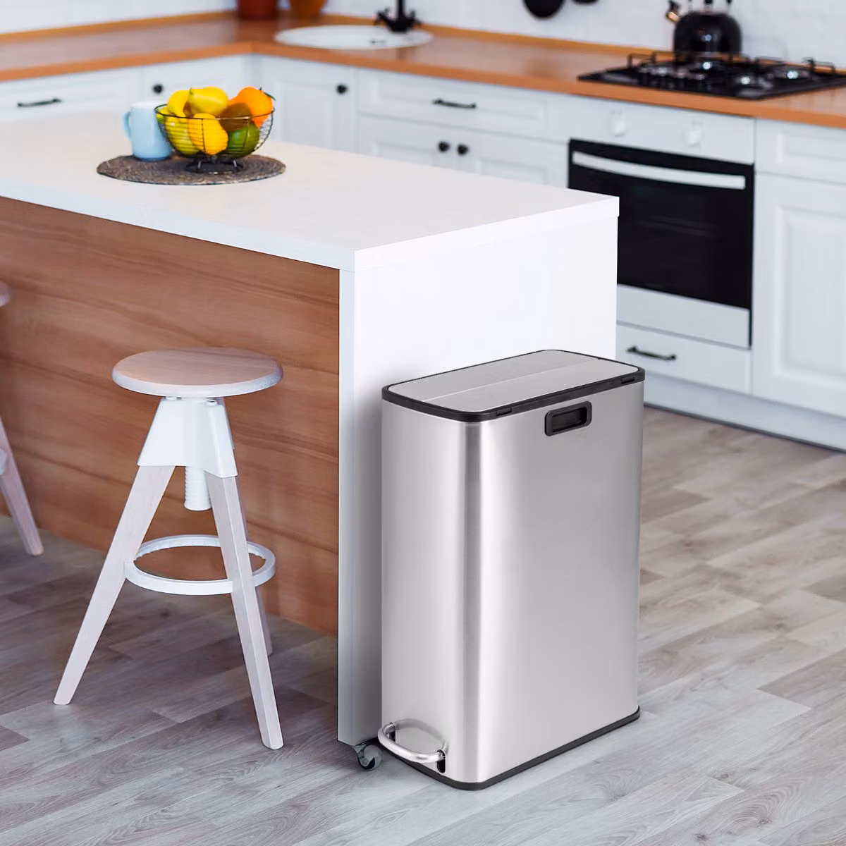 Cestino dell'immondizia Costway in acciaio inox con pedale e chiusura morbida, capacità 46L, Argento