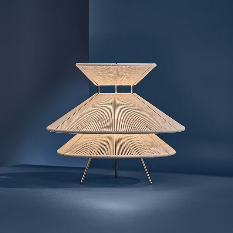 FRANDSEN Lampada da tavolo di design Kiku, dimmerabile, Bianco / Opale, Soggiorno / Sala da pranzo, Metallo, Design, Lampada da tavolo