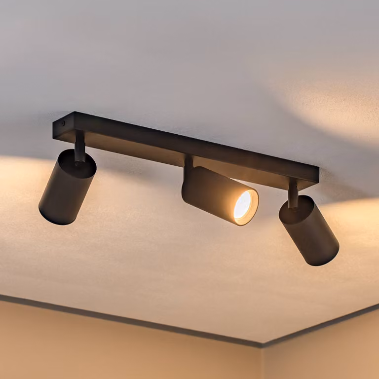 Faretto da soffitto Sado nero acciaio regolabile a 3 luci lungo Argon, dimmerabile, Nero, Soggiorno / Sala da pranzo, Metallo, Moderno, Faretto alogeno