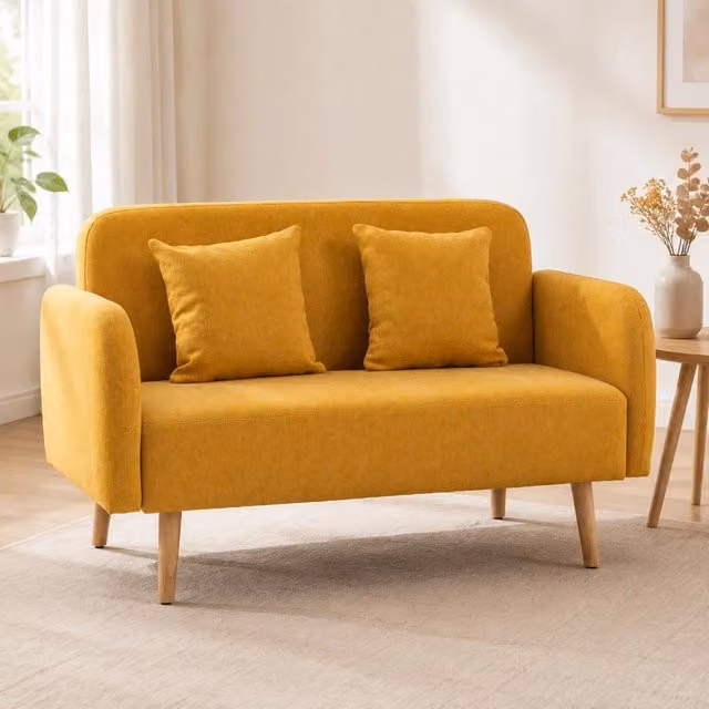 Divano a 2 posti in poliestere vellutato con cuscini e poggiapiedi regolabili, struttura compatta, 130x70x80 cm, colore naturale e giallo