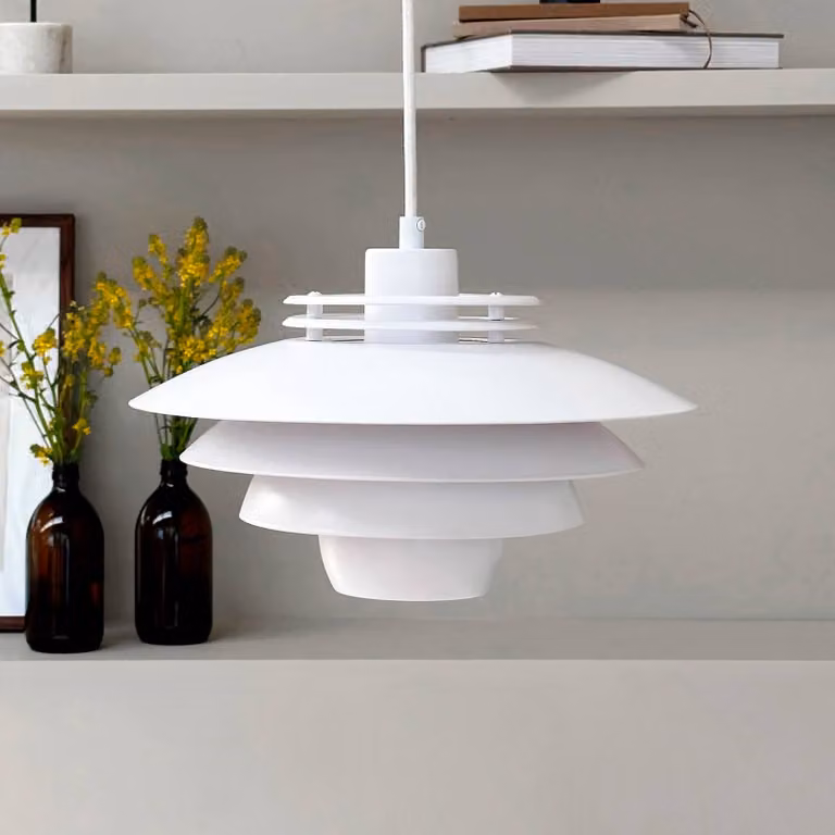 Dyberg Larsen Lampada a sospensione Ejka mini, dimmerabile, Bianco / Opale, Soggiorno / Sala da pranzo, Metallo, Design, Lampada a sospensione
