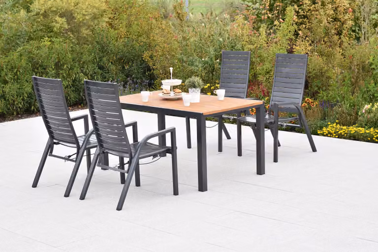 Set di mobili da giardino Merxx Siros, 5 pezzi: 4 poltrone regolabili tramite molla a gas, tavolo 150 x 90 cm - Acacia/Alluminio