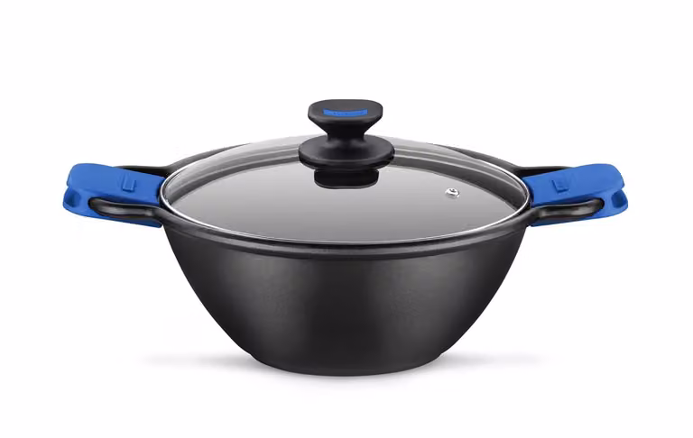 Wok in alluminio pressofuso antiaderente per induzione con due maniglie con coperchio e presine, linea Solid +, diam. 28cm