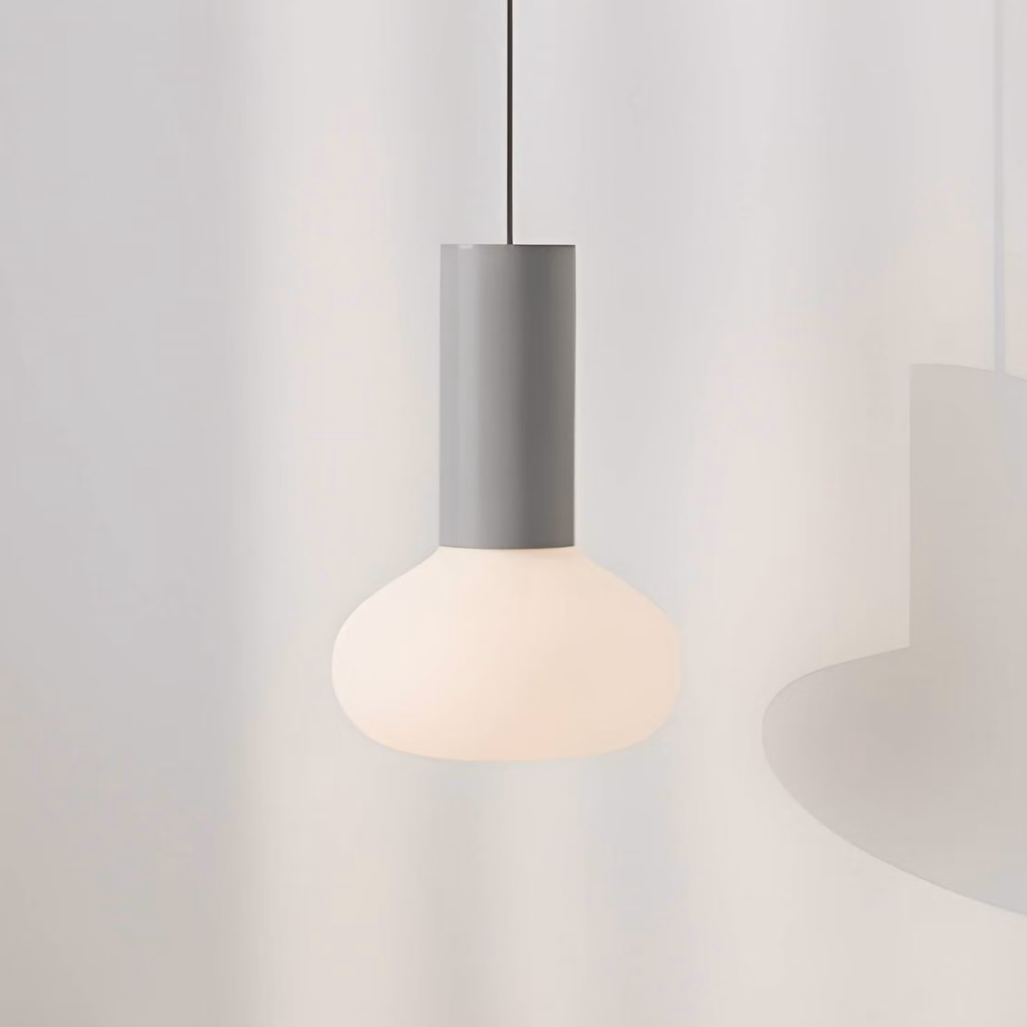 Lampada a sospensione in vetro Flo ALDEX, dimmerabile, Alluminio / Grigio / Zincato, Soggiorno / Sala da pranzo, Metallo, Design, Lampada a sospensione