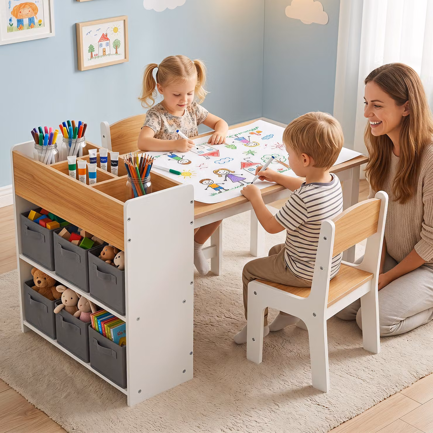 Set tavolo e 2 sedie Costway per bambini 3-6 anni con libreria a 2 ripiani, 6 cesti e rotolo per carta, colore bianco