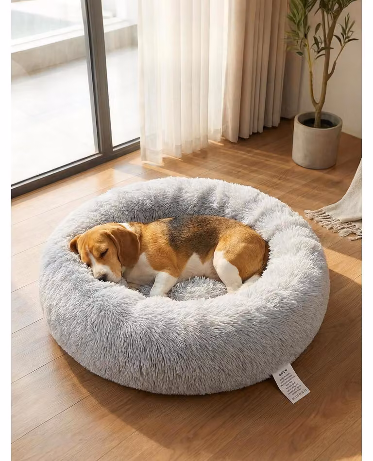 Cuccia per cani rotonda, lavabile, morbida, antistress, adatta anche per gatti, forma a ciambella, in peluche, color grigio chiaro, dimensioni L: 60x60x20 cm