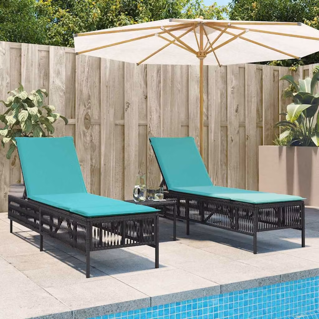 Set di 2 lettini prendisole con tavolino vidaXL in polyrattan nero e cuscini blu e turchese con poggiatesta regolabile