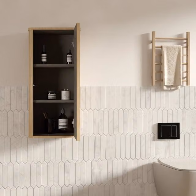 Mobile pensile WISHDOR per bagno e soggiorno in rovere marrone con design rigato e finitura opaca
