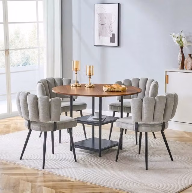 Set da pranzo con tavolo rotondo 107 cm in MDF effetto noce e 4 sedie grigie con schienale floreale