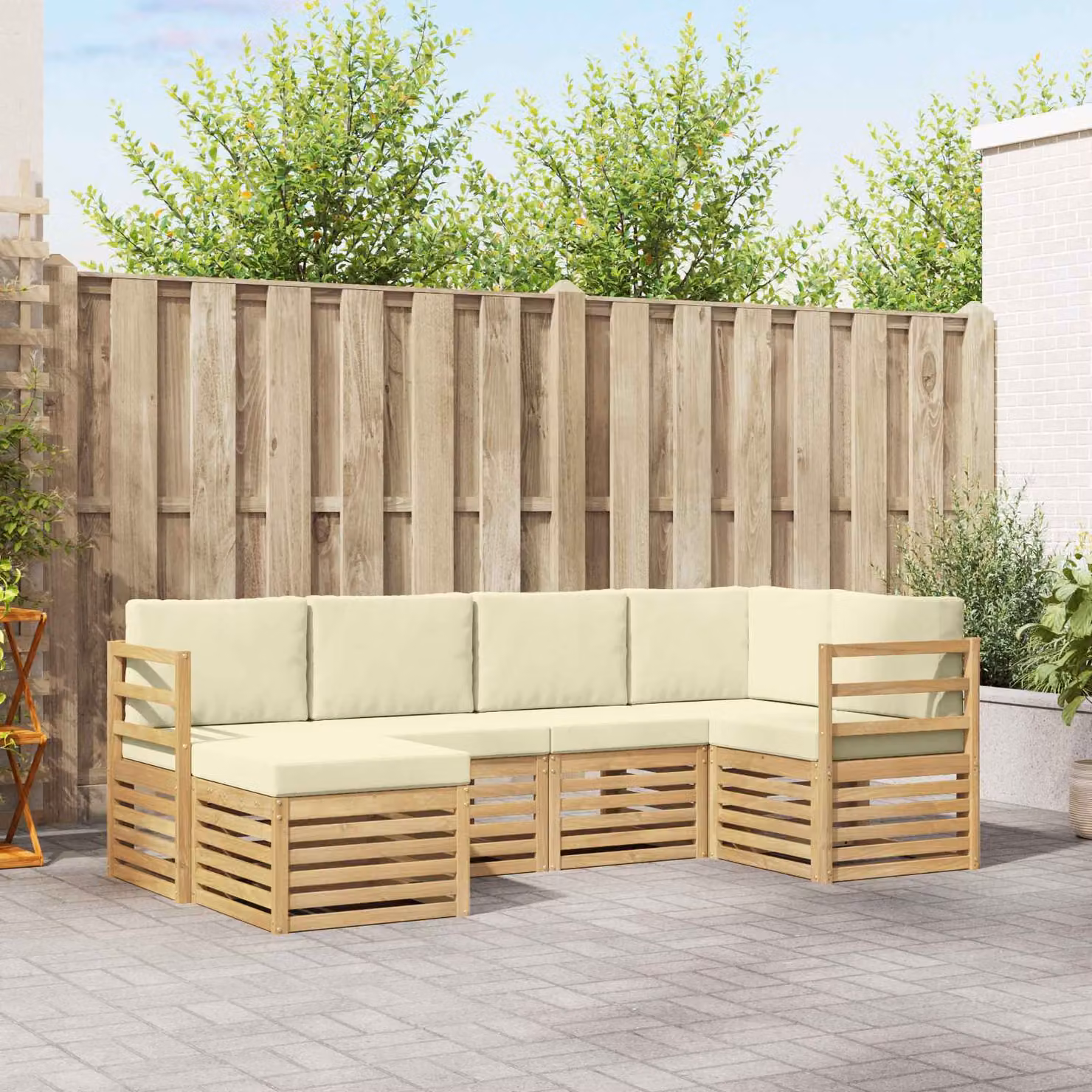 vidaXL Set di divani da esterno a L composto da 6 pezzi in legno di acacia, Bianco e Beige con cuscini inclusi