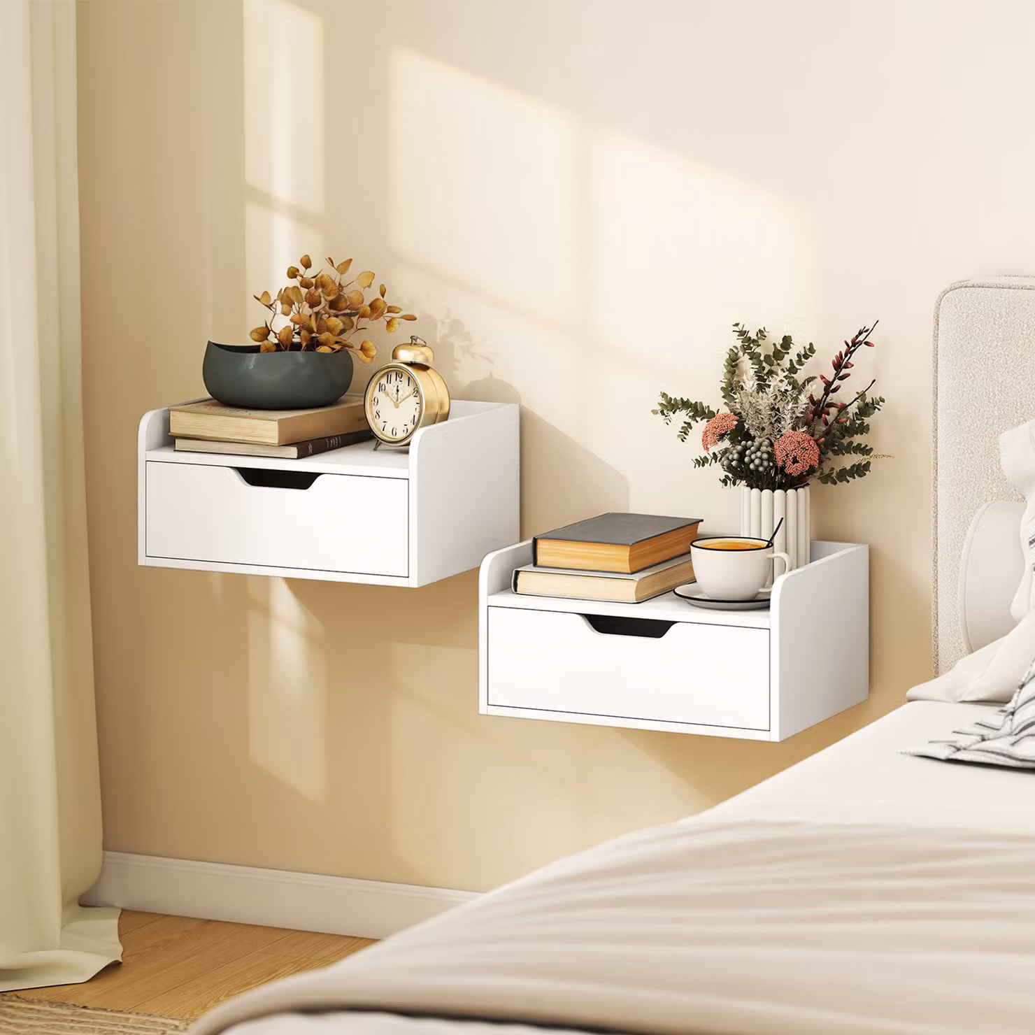 Set da 2 comodini sospesi HOMCOM con cassetto e piano effetto legno, colore bianco, L: 40 cm, P: 30 cm, H: 19,5 cm – 2