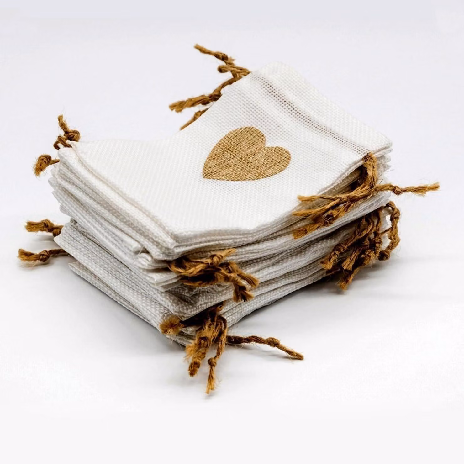 Sacchetti regalo bianchi, 10x15 cm, confezione da 24, con cuore e cordoncino