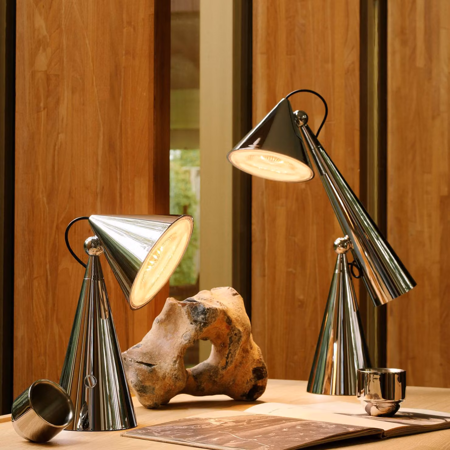 Tom Dixon Lampada da tavolo di design Pose Task Light, dimmerabile, Cromo / Argento, Soggiorno / Sala da pranzo, Plastica, Design, Lampada da tavolo