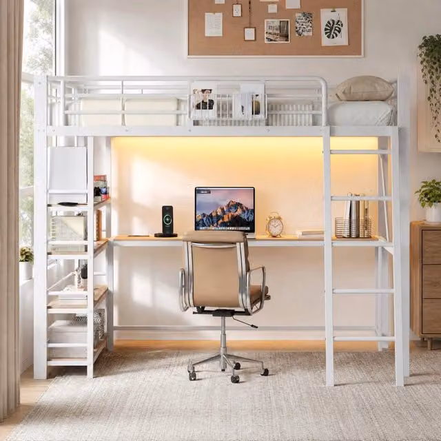 Letto a soppalco ULEVR 140x200 cm con scrivania integrata, libreria a 4 ripiani, LED e stazione di ricarica, bianco