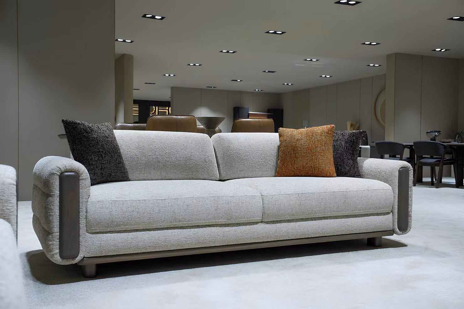 Elegantes Polstersofa Designer Textilcouch Wohnzimmer 3-Sitzer Möbel