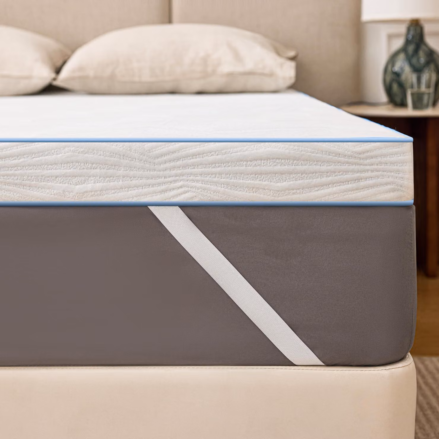 Materassino imbottito 140 x 200 cm, realizzato in memory foam e schiuma fredda