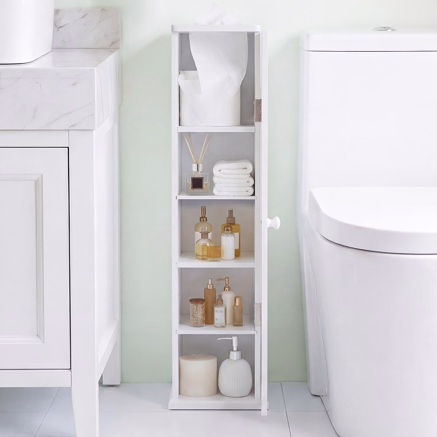Set di 2 armadietti verticali da bagno Costway con mensole interne e ante a battente, Bianco opaco