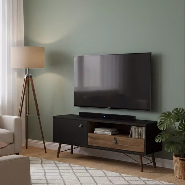 Mobile porta TV Antoine, Credenza da soggiorno, Armadio basso per TV, Base parete attrezzata, 150x40 h60 cm, Nero e Noce
