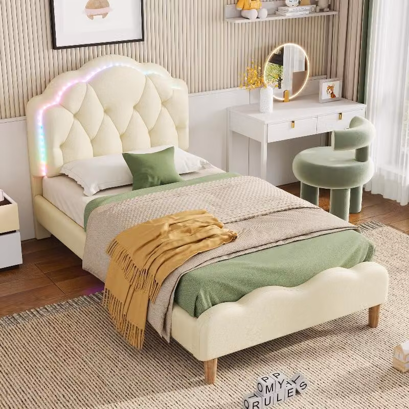 Letto imbottito 90x200 cm, color beige, realizzato in ecopelle, con strisce LED multicolore e testiera a forma di onda, ideale per la camera da letto