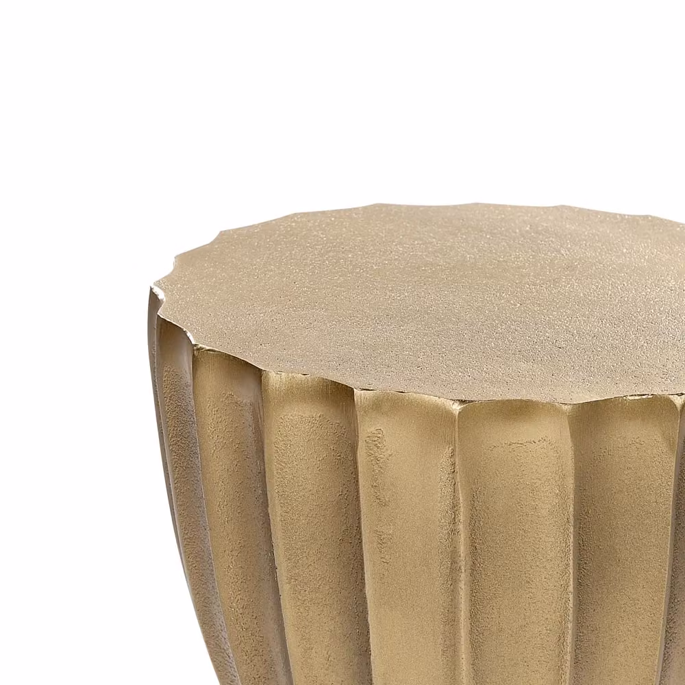 Tavolino Beliani in metallo dorato con design a pilastro vintage e finitura opaca, L/P/H: 24 x 24 x 56 cm – 2