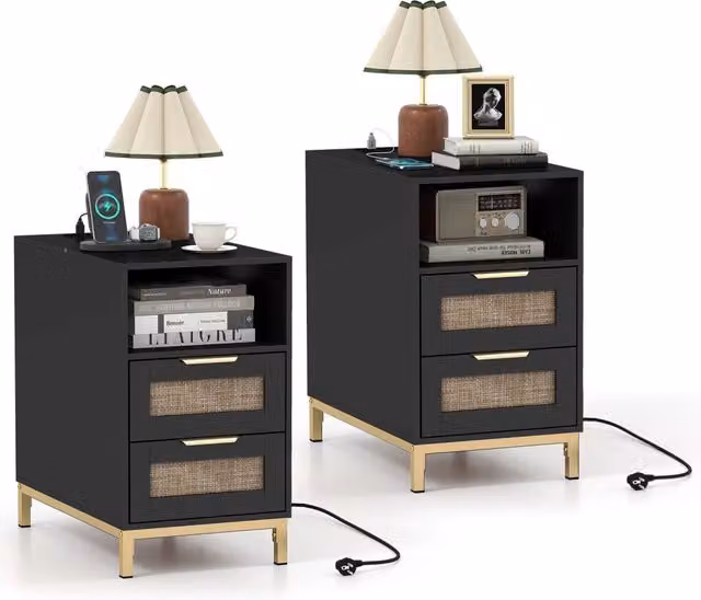 Set di 2 comodini rattan stazione ricarica tavolino letto boho, 2 Comodini con ripiano aperto 2 cassetti gambe metallo Nero