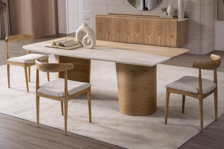 Brauner eleganter Holzstuhl für Esszimmer, Wohnzimmer und Büro
