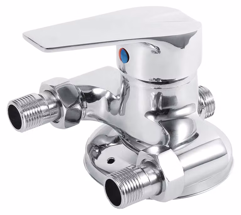 Miscelatori realizzati con materiali resistenti: rame e plastica. Ideali per: doccia, lavabo, bagno. Caratteristiche: maniglia ergonomica, superficie resistente ai graffi, rubinetto