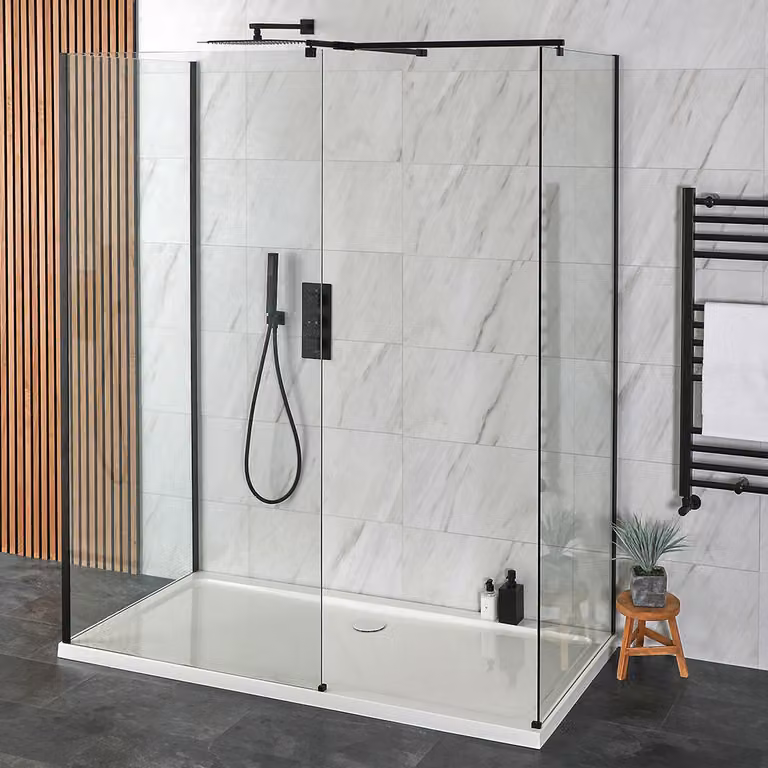 Doccia Walk-in a Tre Lati e Piatto Doccia - 1100mm x 700mm - Braccio a Soffitto