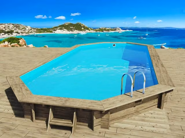 Piscina fuori terra in legno Ibiza Habitat et Jardin colore blu con pompa, filtro e scala, L: 8,57 m, P: 4,57 m, H: 1,31 m