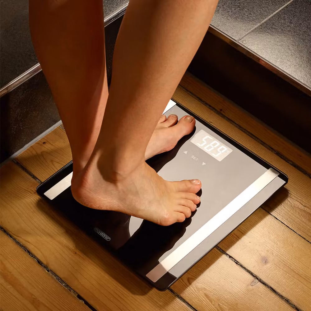 Bilancia digitale personale Monzana nera con sensori DMS per analisi massa grassa, BMI, acqua, muscoli e ossa – 3