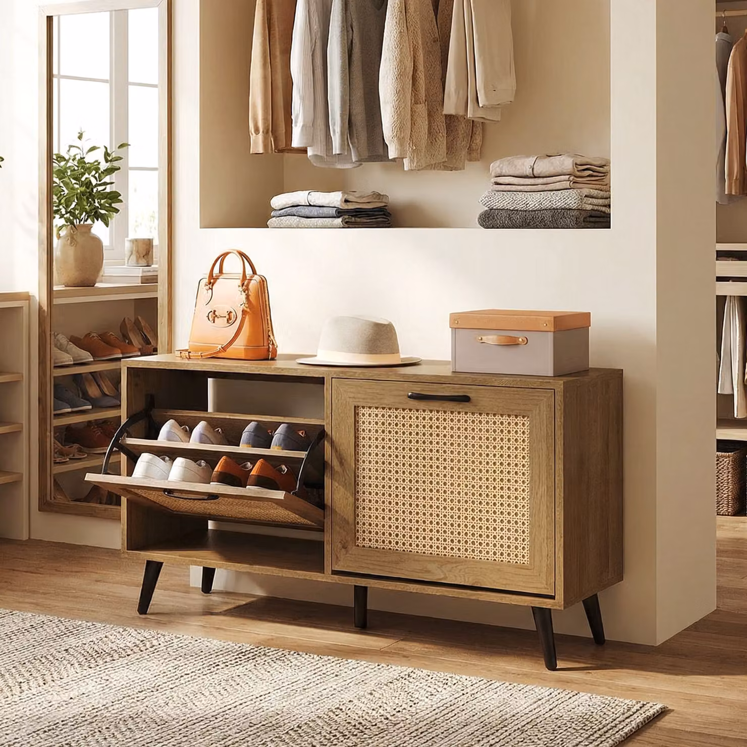Scarpiera salvaspazio Costway in legno marrone con ante a ribalta e decorazioni in rattan in stile scandinavo